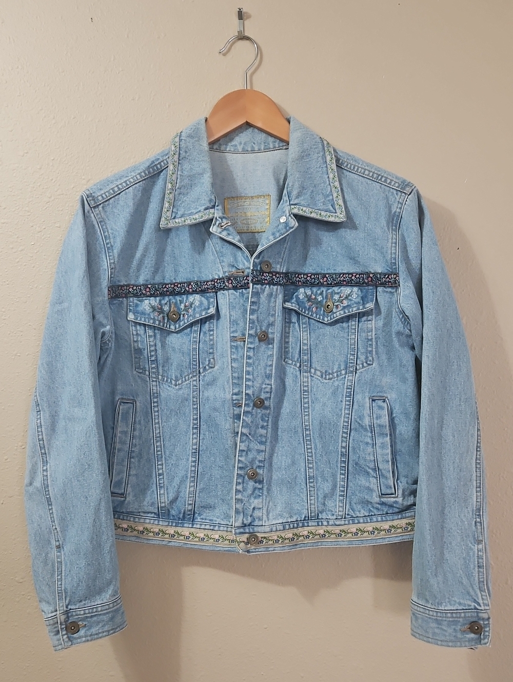 Liz Claiborne Light Blue Denim Jacket with Floral Trim